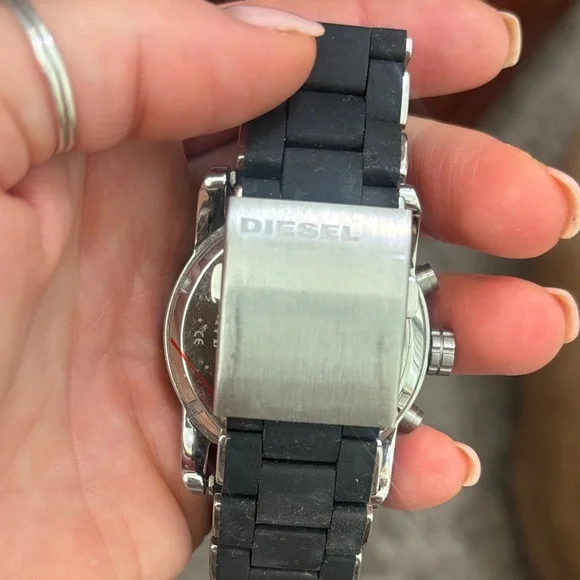 Diesel Black and Silver Men's Watch Franchise Watch - Picture 2 of 3